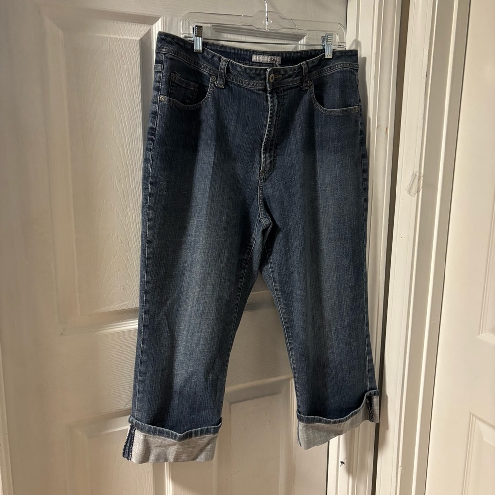 Chico's Relaxed Fit Cropped Dark Blue Jeans Size 3 Waist 36”